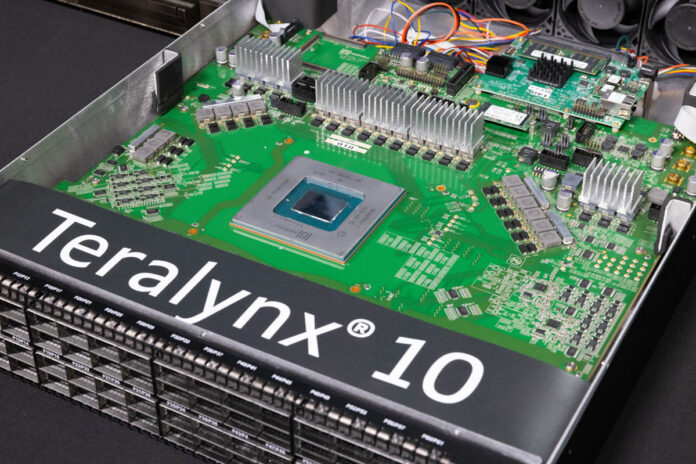 Marvell-Teralynx-10-Internal-Overview-Angle-696x464.jpg Marvell-Teralynx-10-Internal-Overview-Angle-696x464.jpg